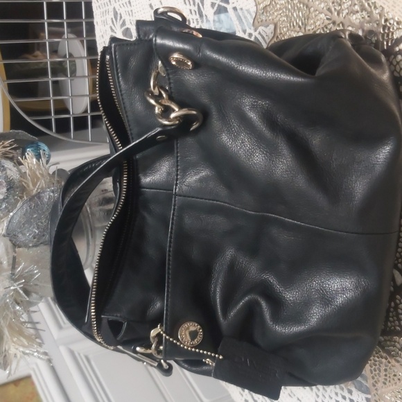 Danier Purse - Picture 4 of 14